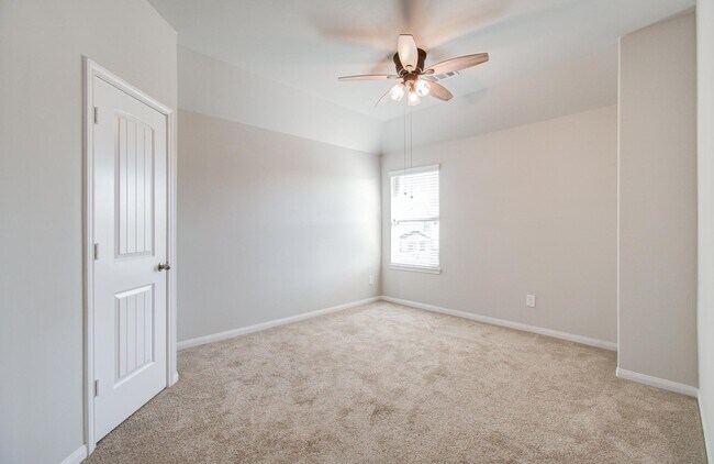 Building Photo - 3514 Vivaldi Dr