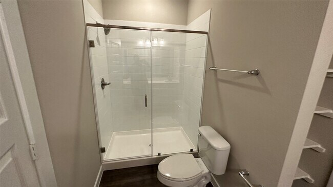 Building Photo - 9812 Grosbeak Ln