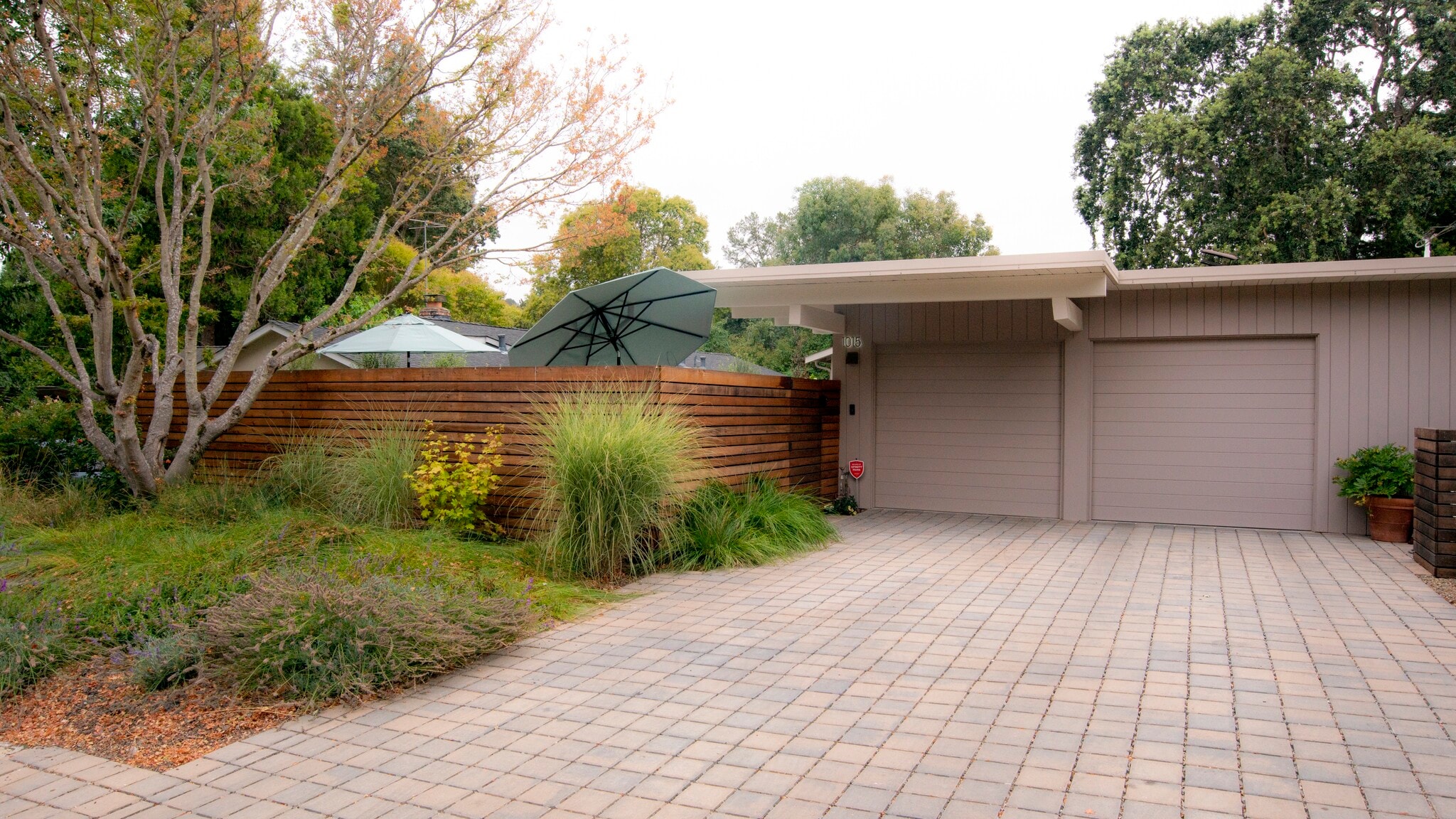 Home Sweet Home - 1015 Dyer Dr