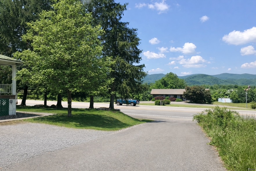 Driveway - 26 Tacy Ln