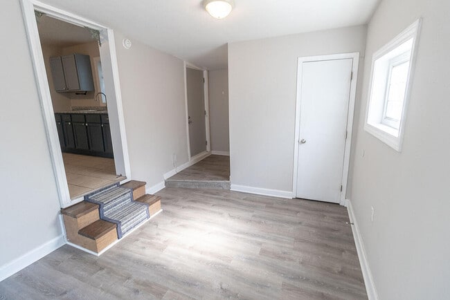 Building Photo - 306 W Worley St