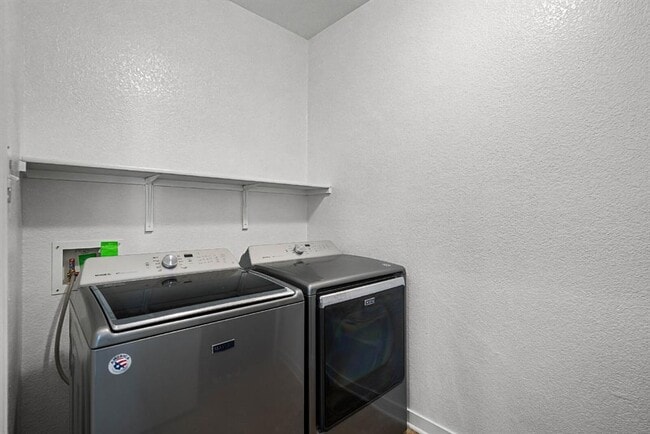 Building Photo - 817 Oatmeal Drive