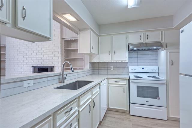 Building Photo - 10679 Sandpiper Ln