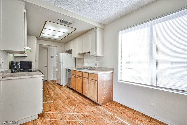 Building Photo - 4340 Gannet Cir