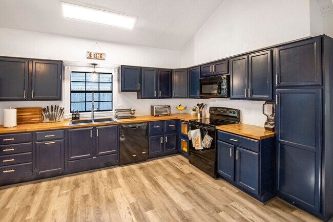 Building Photo - 206 St Cloud Dr