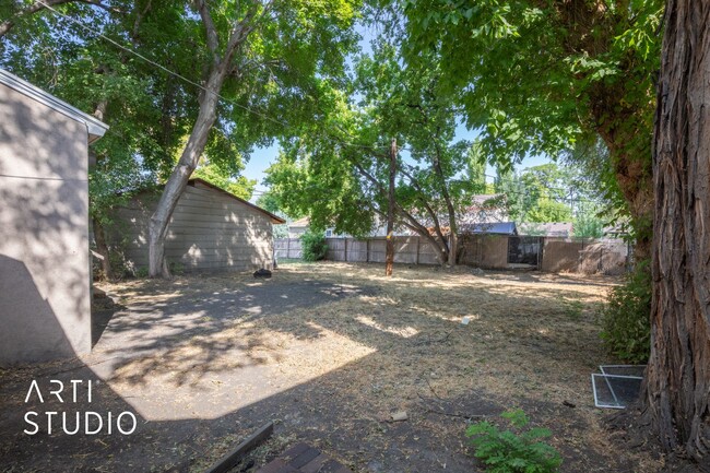 Building Photo - Charming Updated Home in SLC