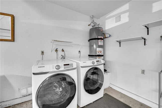 Building Photo - 4186 Sandcastle Dr