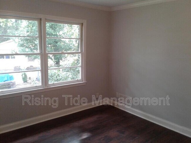 Building Photo - 948 Hickory Dr