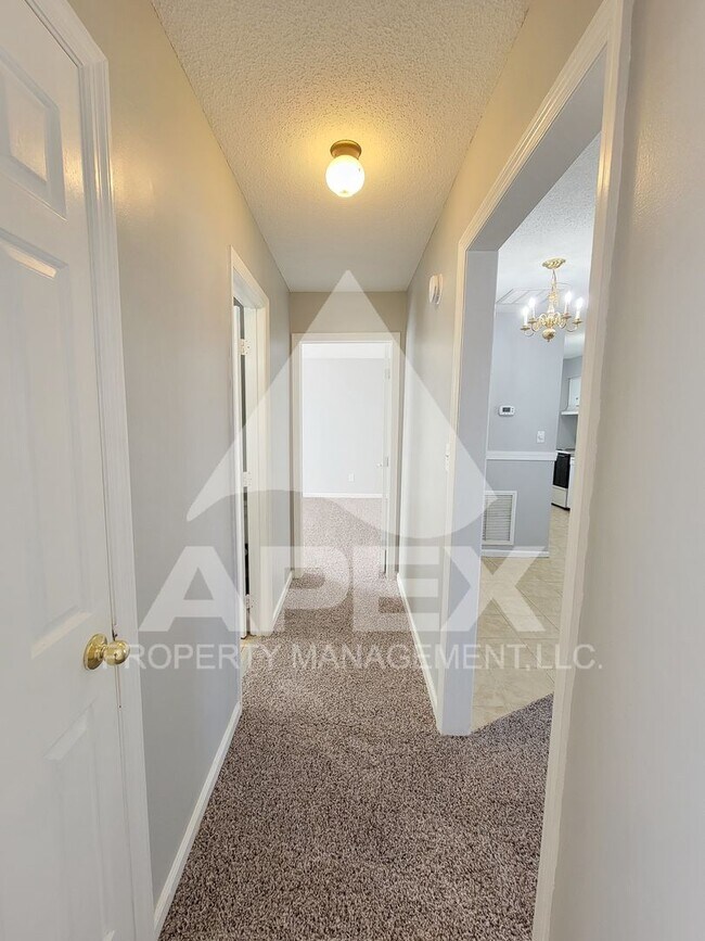 Building Photo - 3 Bd - 2 Ba Single Family Home in North Knoxville - Fountain City!