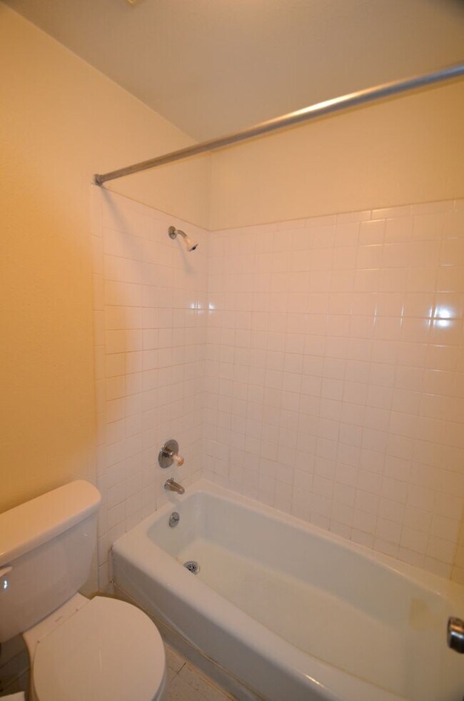 Building Photo - Dillon Valley East Condo! Great Natural Light!