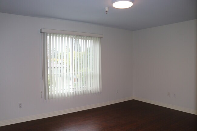 Building Photo - 4904 Laurel Canyon Blvd