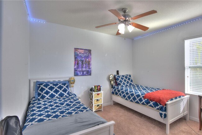 Building Photo - 3/2 Single Family Home located in a quiet ...