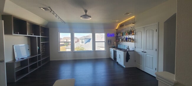 Building Photo - 5801 Antioch Cv