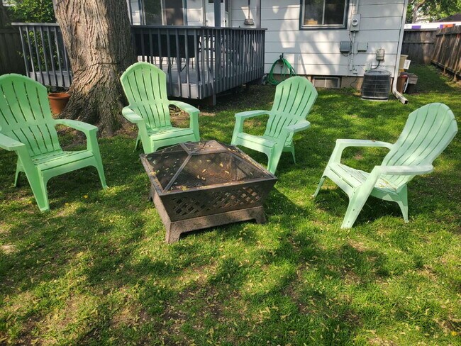 Building Photo - 4 bed 2 bath Comfortable and spacious single-family house, in NE Minneapolis