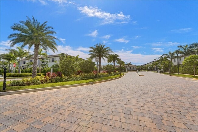 Building Photo - 213 SW 159th Ct