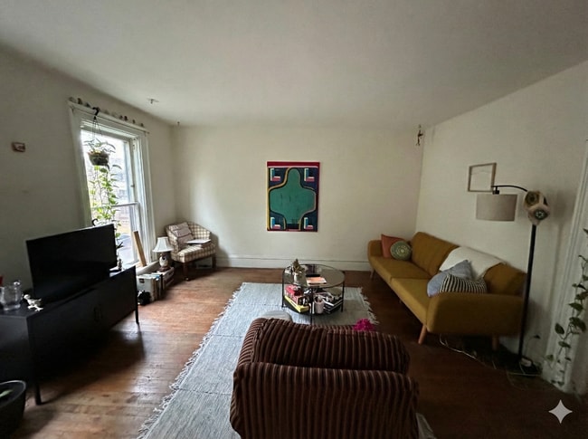 Building Photo - 129 E Gorham St