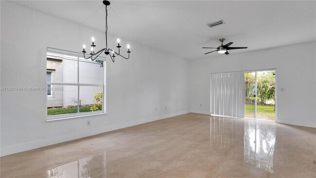 Building Photo - 4921 SW 140th Terrace