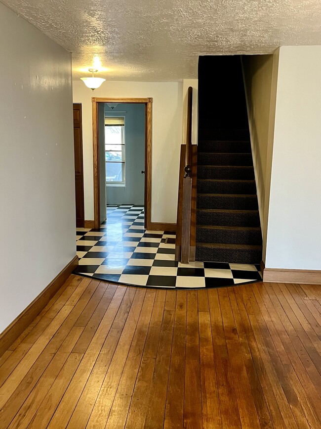 Building Photo - 2742 Walnut St