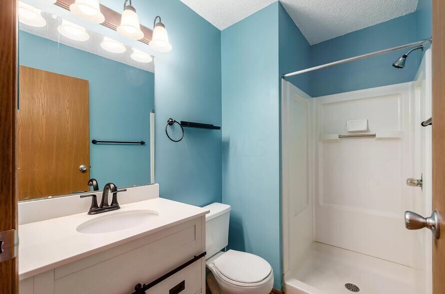 Full Bath 2 - 5651 Barney Ln