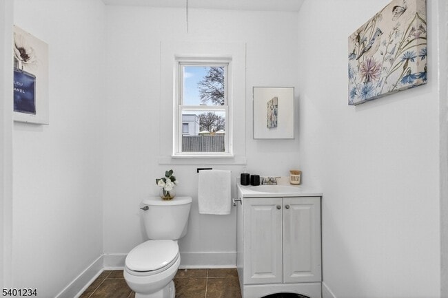 Building Photo - 1442 Highland Ave