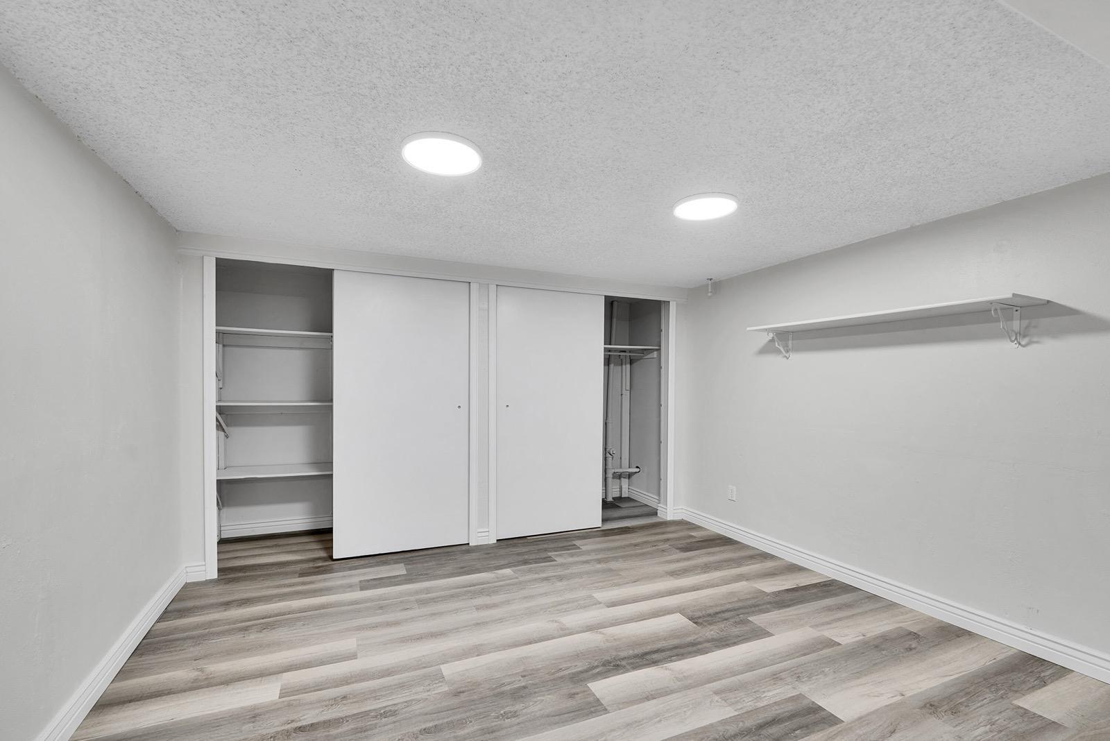 Building Photo - 7303 E Mercer Pl