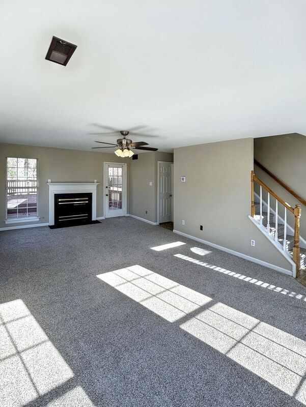 Building Photo - 6005 Almond Creek N Ln