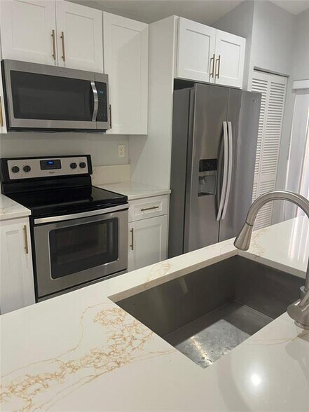 Building Photo - 13292 NW 5th St