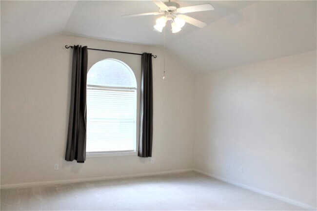 Building Photo - 22511 Parkvine Ln