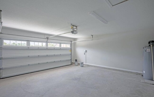 Building Photo - 8034 Macinnes Dr