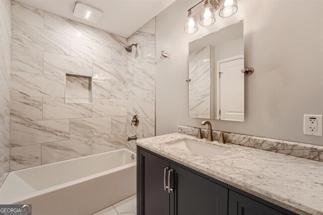 Building Photo - 459 Holcomb Bridge Rd