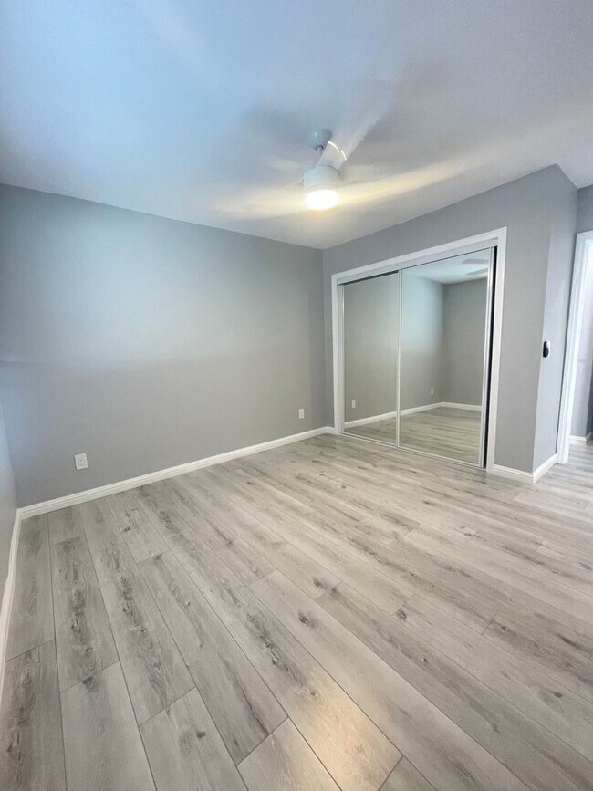 Building Photo - Fully Remodeled Modern 1 Bed / 1 Bath Apartment in Quiet Redondo Beach Complex