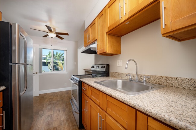 Palms C26 kitchen1 - Palms at the Pruneyard