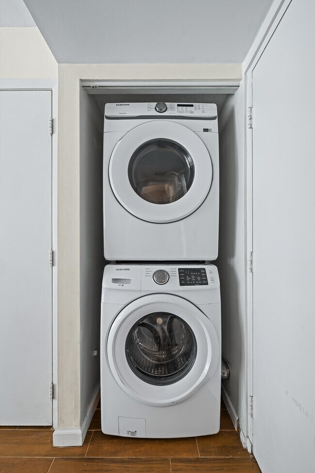 Building Photo - 9 Deer Creek Rd