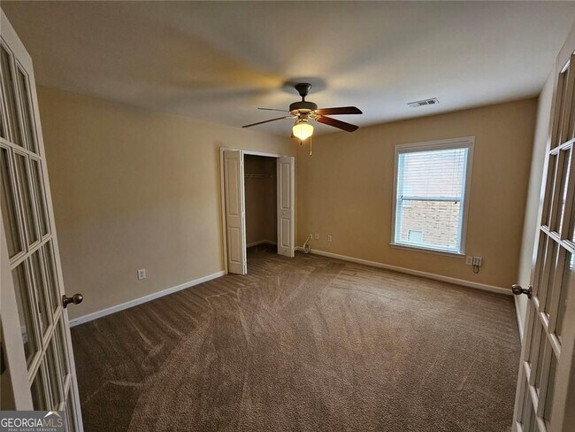 Building Photo - 3755 Long Lake Dr