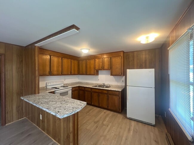 Building Photo - Must see Newly renovated 1 bedroom 1 bath ...