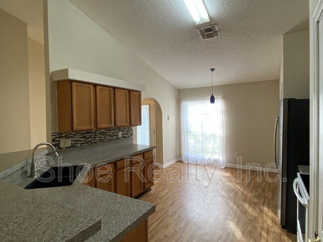 Building Photo - 7751 Fawn Lake Dr S