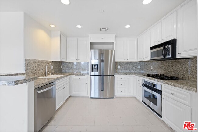 Building Photo - 1820 Benecia Ave