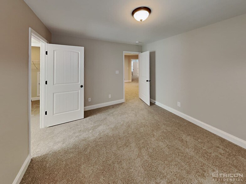 Building Photo - 714 Banister Dr
