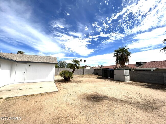 Building Photo - 613 W Westcott Dr