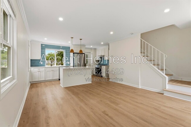 Building Photo - 2310 Riverview Terrace