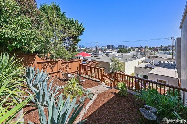 Building Photo - 646 De Haro St