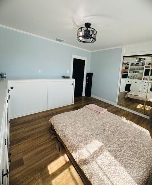 Building Photo - 236 W 127th St