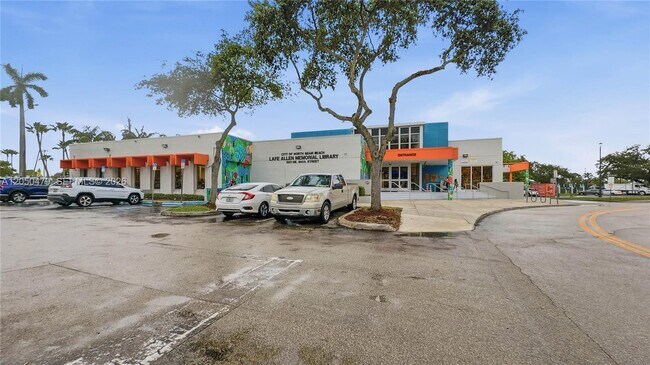 Building Photo - 16450 Miami Dr