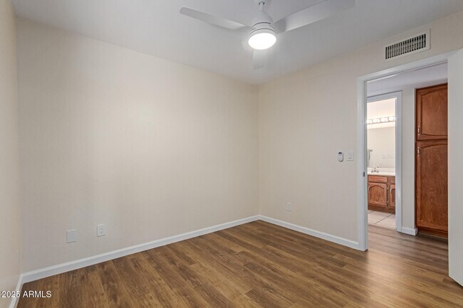 Building Photo - 9128 E Evans Dr