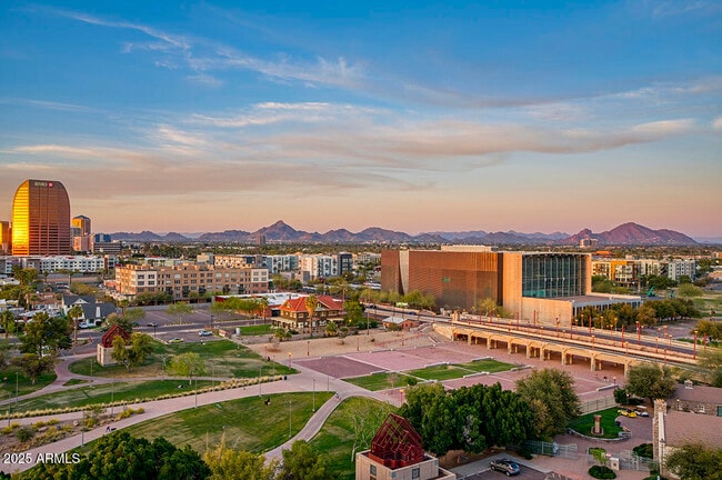 Building Photo - 200 W Portland St
