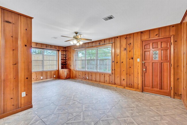 Building Photo - 1803 Sea Queen Ct