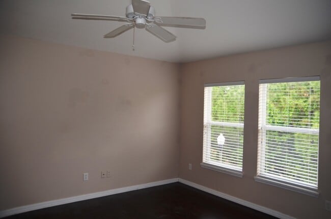 Building Photo - Beautiful 2/2 Condo w/Garage in Villas of East Park of Lake Nona with Private View