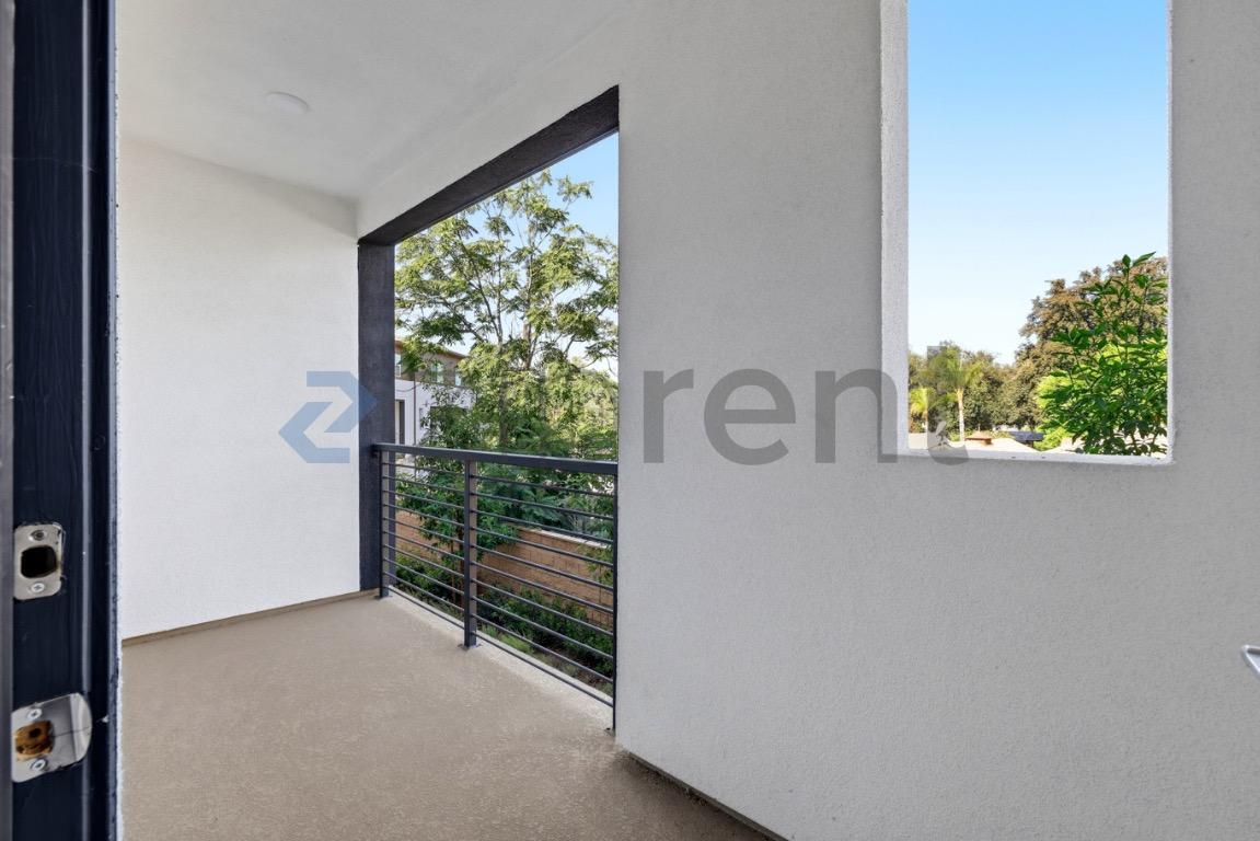Building Photo - Unit