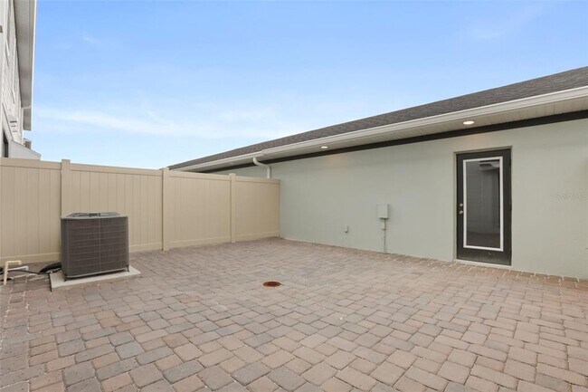 Building Photo - 1394 Mount Royal Dr