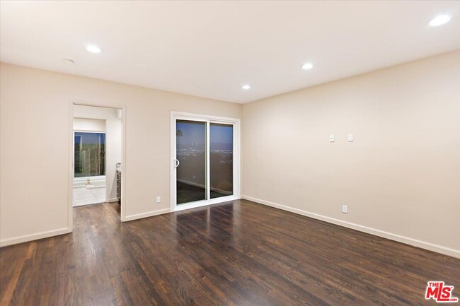 Building Photo - 15451 Longbow Dr